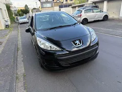 Schwarz Gebraucht 2010 Peugeot 207 Tendance Kleinwagen | 700 €