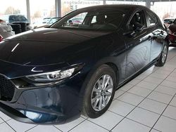 Deep crystal blue Gebraucht 2019 Mazda 3 Limousine | 18.410 € (Fairer Preis)