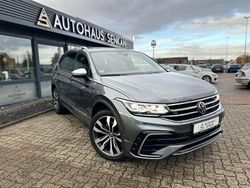 Grau Gebraucht 2022 VW Tiguan Allspace R-line SUV | 28.990 € (Fairer Preis)