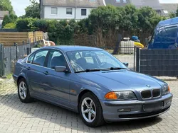 Blau Gebraucht 2003 BMW 320 Limousine | 1.500 € (Superpreis)