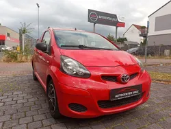 Rot Gebraucht 2011 Toyota Aygo Basis Kleinwagen | 3.199 € (Fairer Preis)
