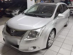 Grau Gebraucht 2009 Toyota Avensis Kombi | 9.000 € (Etwas zu teuer)