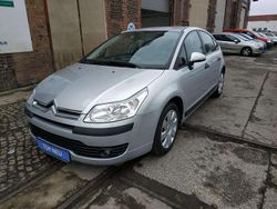 Aluminiumgrau Gebraucht 2006 Citroën C4 Kleinwagen | 3.990 € (Etwas zu teuer)