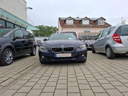 Blau Gebraucht 2012 BMW 328 Sport Line Kombi | 9.250 € (Guter Preis)
