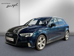 Cosmos blue, metallic Gebraucht 2018 Audi A3 Sportback Sport Kombi | 21.489 € (Etwas zu teuer)
