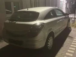 Gebraucht 2004 Opel Astra GTC Coupé | 900 €