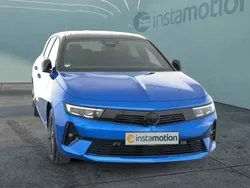 Blau Gebraucht 2023 Opel Astra Limousine | 29.270 € (Guter Preis)