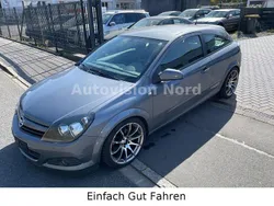 Grau Gebraucht 2005 Opel Astra GTC Coupé | 850 € (Guter Preis)