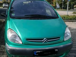 Grün Gebraucht 2002 Citroën Xsara Picasso Van / Kleinbus | 1.050 €