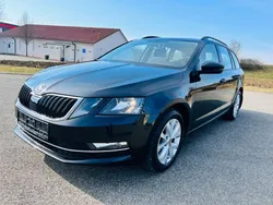 Schwarz Gebraucht 2018 Skoda Octavia Style Kombi | 9.990 € (Superpreis)