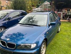 Blau Gebraucht 2002 BMW 316 Limousine | 1.900 €