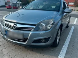 Grau Gebraucht 2009 Opel Astra Kombi | 2.700 € (Fairer Preis)