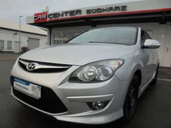 Silber Gebraucht 2012 Hyundai i30 Classic Limousine | 6.999 € (Etwas zu teuer)