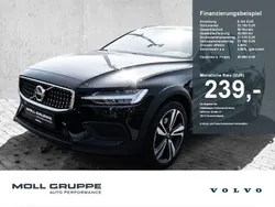 Onyx black / metallic Gebraucht 2023 Volvo V60 CC Plus Kombi | 35.980 € (Guter Preis)