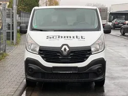 Weiß Gebraucht 2019 Renault Trafic Komfort Van | 6.490 € (Etwas zu teuer)