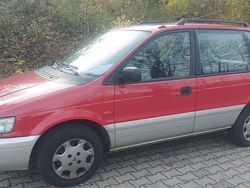 Rot Gebraucht 1996 Mitsubishi Space Runner Van / Kleinbus | 2.300 €