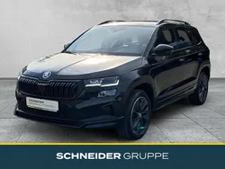 Farbe schwarzmagic perleffek Gebraucht 2024 Skoda Karoq SportLine SUV | 30.890 € (Fairer Preis)
