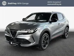 Grigio arese mit schwarzem dac Neu 2025 Alfa Romeo Junior Edizione Speciale Limousine | 34.390 € (Fairer Preis)