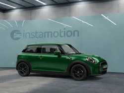 Grün Gebraucht 2021 Mini Cooper SE Classic Kleinwagen | 17.790 € (Fairer Preis)