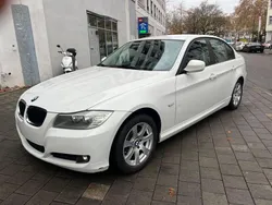 Weiß Gebraucht 2010 BMW 318 Comfort Edition Limousine | 5.300 € (Fairer Preis)