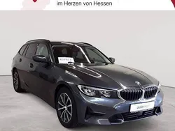 Mineralgrau metallic Gebraucht 2021 BMW 320 Sport Line Kombi | 21.290 € (Superpreis)