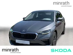 Grau Gebraucht 2024 Skoda Scala Selection Kleinwagen | 18.930 € (Guter Preis)