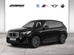 Saphirschwarz Gebraucht 2025 BMW iX1 M Sport SUV | 54.890 € (Fairer Preis)