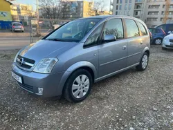 Grau Gebraucht 2004 Opel Meriva Van / Kleinbus | 2.400 € (Etwas zu teuer)