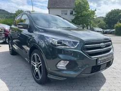 Grün Gebraucht 2019 Ford Kuga ST-Line SUV | 20.900 € (Superpreis)