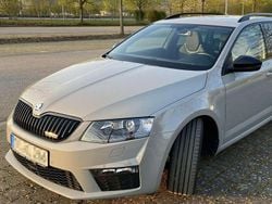Grau Gebraucht 2016 Skoda Octavia RS Kombi | 14.200 € (Fairer Preis)