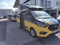 Blau Gebraucht 2022 Ford Transit Custom Nugget Van / Kleinbus | 56.500 € (Etwas zu teuer)