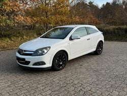 Weiß Gebraucht 2009 Opel Astra GTC Coupé | 3.000 € (Fairer Preis)