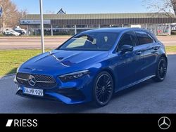 Blau Gebraucht 2025 Mercedes A200 AMG Limousine | 42.444 €