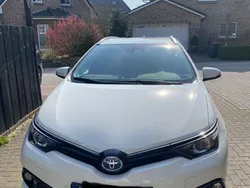 Weiß Gebraucht 2018 Toyota Auris Touring Sports Kombi | 16.750 € (Fairer Preis)