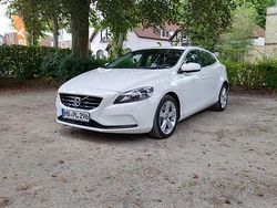 Weiß Gebraucht 2013 Volvo V40 Kleinwagen | 6.500 € (Guter Preis)