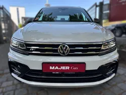 Weiß metallic Gebraucht 2020 VW Tiguan Allspace R-line SUV | 35.100 €