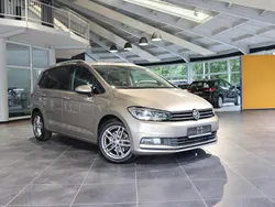 Beige Gebraucht 2016 VW Touran Comfortline Van / Kleinbus | 17.450 € (Etwas zu teuer)