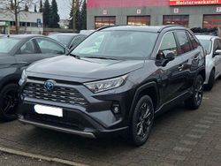 Grau Gebraucht 2024 Toyota RAV4 Hybrid Team SUV | 28.500 € (Superpreis)