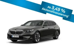 Sophistograu brillanteffekt me Gebraucht 2024 BMW 540 Performance Kombi | 67.990 €