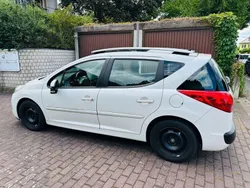 Weiß Gebraucht 2012 Peugeot 207 Family Kombi | 3.450 € (Fairer Preis)