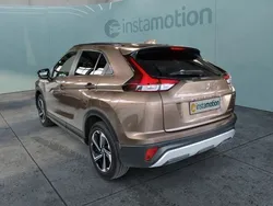 Gold Gebraucht 2022 Mitsubishi Eclipse Cross Plus SUV | 26.600 € (Fairer Preis)