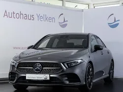 Grau Gebraucht 2019 Mercedes A200 AMG line Limousine | 23.990 € (Etwas zu teuer)