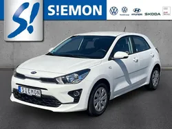 Weiss Gebraucht 2021 Kia Rio Vision Limousine | 12.999 € (Fairer Preis)