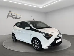 Weiß Gebraucht 2021 Toyota Aygo X-play Kleinwagen | 11.900 € (Fairer Preis)