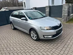 Silber Gebraucht 2014 Skoda Rapid Ambition Kombi | 6.999 € (Fairer Preis)