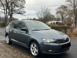 Grau Gebraucht 2014 Skoda Rapid Elegance Kleinwagen | 4.999 € (Fairer Preis)