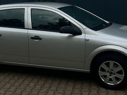 Silber Gebraucht 2009 Opel Astra Edition Limousine | 3.250 € (Fairer Preis)