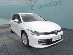 Weiß Gebraucht 2024 VW Golf VIII Life Limousine | 23.520 € (Fairer Preis)