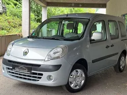 Silber Gebraucht 2010 Renault Kangoo Van / Kleinbus | 5.800 € (Etwas zu teuer)