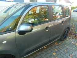 Grau Gebraucht 2010 Citroën C3 Picasso Van / Kleinbus | 3.050 € (Fairer Preis)